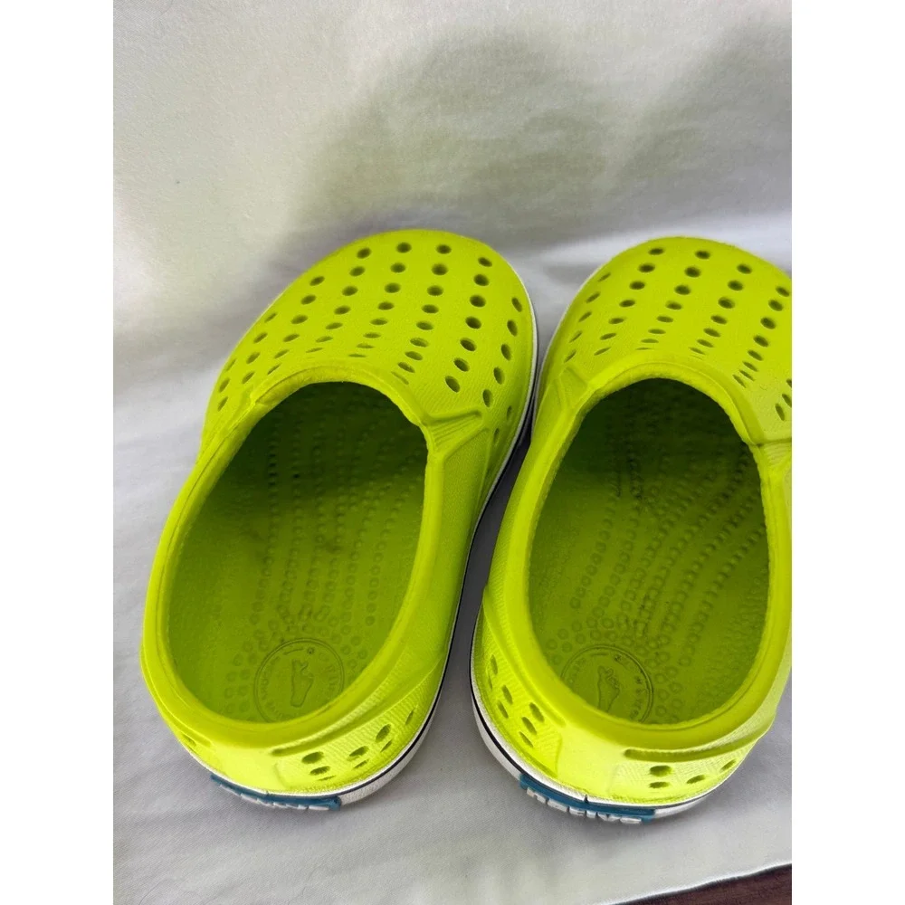 Native‎ Kids Shoes Miles Slip-On sneakers in Grasshopper Green/Shell White C4